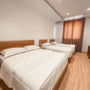 Piccolo Grande , Berat Albanië